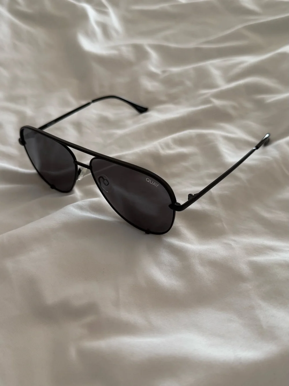 QUAY Australia High Key 1212 Aviator Polarized Sunglasses - Black / Smoke